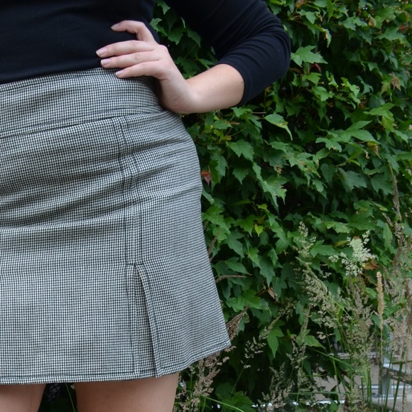 VTG Houndstooth Skirt - Picture 3 of 5